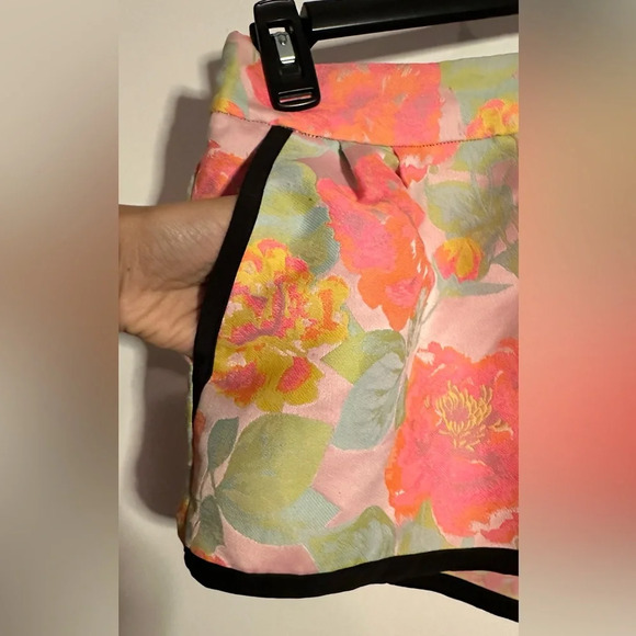 Wilfred Aritzia Palais Neon Floral Jacquard Shorts 4 - Picture 3 of 7